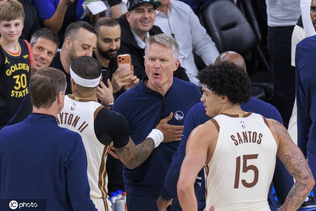 库里27+6&amp;犯满科尔遭驱逐 伦纳德24分快船险胜勇士